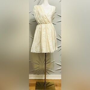 NWT Lorick SZ 12 creamy white 100% silk w/silk overlay. Bust 37”, waist 30”